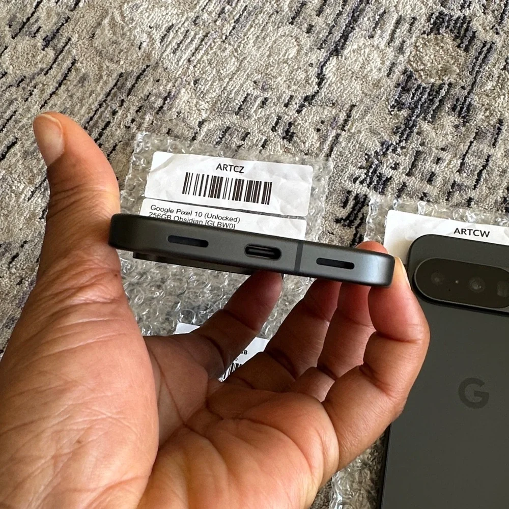 Google Pixel 10 Obsidian Smartphone